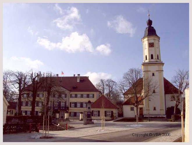 Dorfplatz Herbst