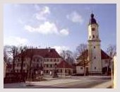 Dorfplatz Herbst